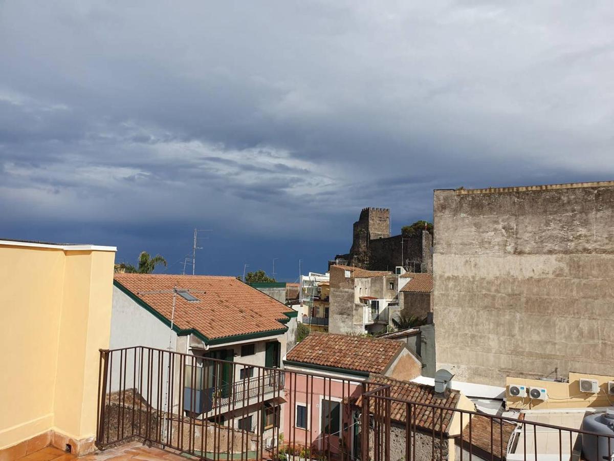 Charme In Aci Castello Apartment Exterior foto